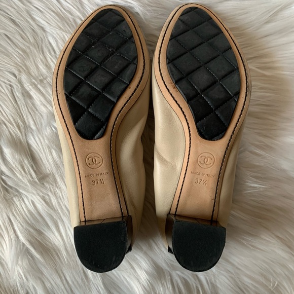 CHANEL Spirit Two Tone Stretch Cap Toe Pump - Picture 7 of 13